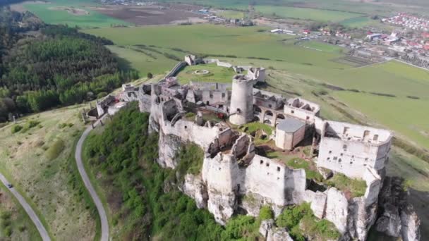 Letecký pohled na Spissky hrad. Slovensko. Rozvaliny kamenného hradu na kopci