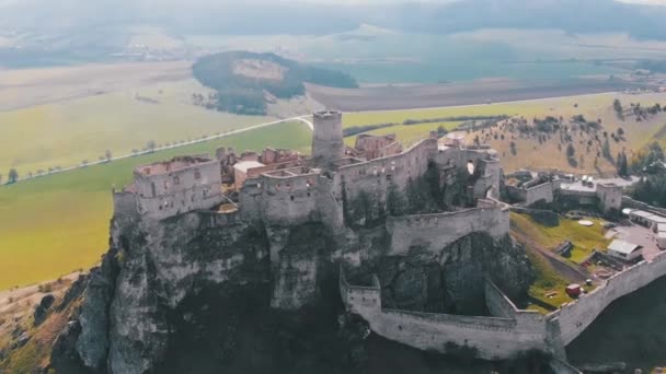 Luchtfoto drone uitzicht op het kasteel van Spis. Slowakije. Oud kasteel, Spissky Hrad. — Stockvideo