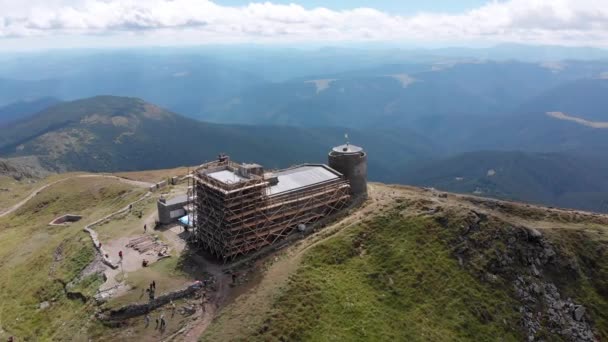 Letecký pohled Top of Pip Ivan Černogorsky Mountain and Carpathian Mountain Range — Stock video