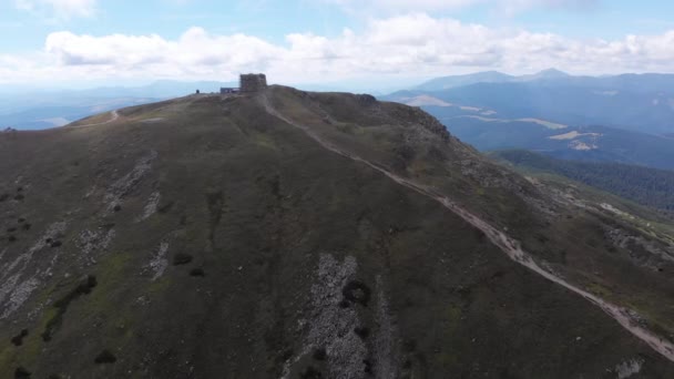 Letecký pohled Top of Pip Ivan Černogorsky Mountain and Carpathian Mountain Range — Stock video