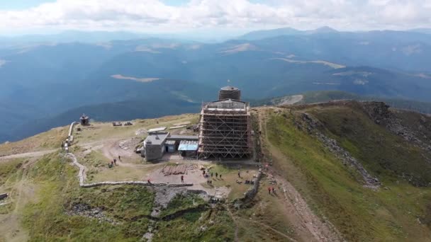 Aerial view Top of Pip Ivan Chernogorsky Mountain and Carpathian Mountain Range — Stock Video