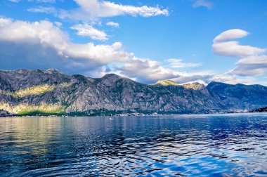 Perast - tarihi kent Boka Kotor bay Boka Kotorska, Karadağ, Avrupa'nın kıyısında güzel manzara. Kotor Koyu'ndaki bir Unesco Dünya mirası olduğunu.