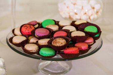 Tatlılar için düğün kutlama düğün, tatlı masasında renkli tablo