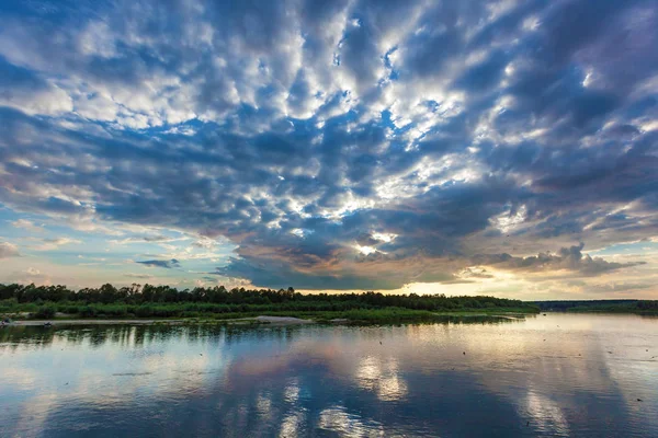 Paysage Rural Beau Coucher Soleil Nuages Sur Rivière — Photo