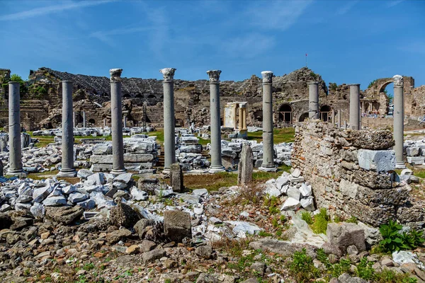 Antiguas ruinas de la ciudad de Side Turkey — Foto de Stock