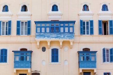 Malta mimarisi, bir evin cephesi