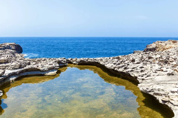 Gozo köves partvidéke — Stock Fotó