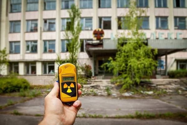 Ein verlassenes Gebäude in der Stadt Pripyat — Stockfoto