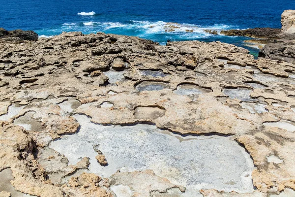 A costa pedregosa de Gozo — Fotografia de Stock