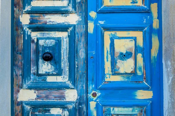 Texture of wooden doors in Malta — Stock Photo, Image