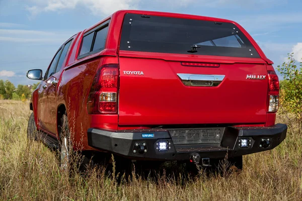 Ukrajina Kyjev Října 2020 Red Nový 4X4 Pickup Toyota Hilux — Stock fotografie