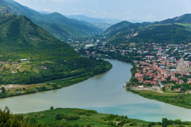 Mtskheta manzarası ve Jvari manastırından iki nehrin kesişmesi. Georgia.Jvari Manastırı Georgia Seyahat Gürcistan