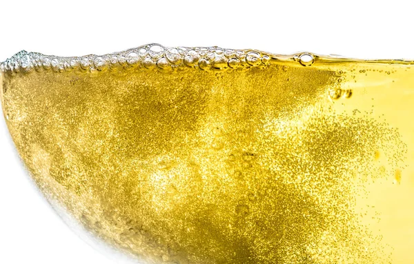 Şarap cam portre, makro, şarap, sıçramasına, sıçrama, kabarcık, doku, üzerinde beyaz izole fizz dalgası. Parlak görünüm fotoğraf.