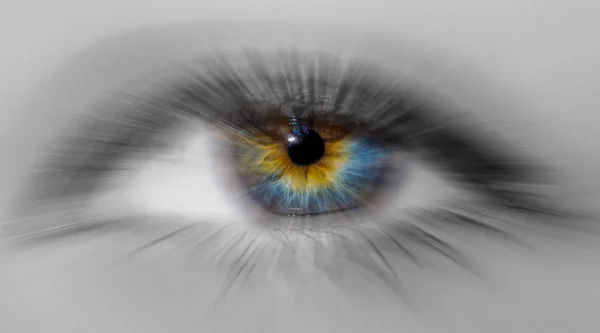 Mulher Belo Olho Azul Colorido Com Visão Hipnótica Mística Efeito — Fotografia de Stock