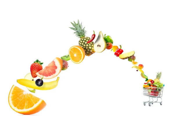 Vegetais Frescos Frutas Voam Carrinho Compras Lotado Isolado Fundo Branco — Fotografia de Stock