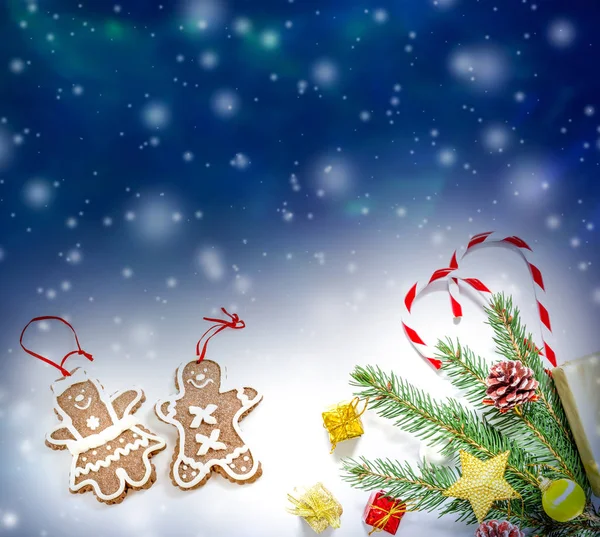 Mooie Kerst Nieuwjaar Achtergrond Met Kerstboom Takken Speelgoed Snoepjes Dalende — Stockfoto