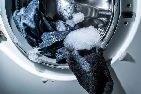 Trommel Van Een Moderne Wasmachine Close Met Kleding Het Schuim — Stockfoto