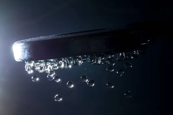 Modern Shower Stream Drops Water Sunlight Bokeh Close Macro Dark — Stock Photo, Image