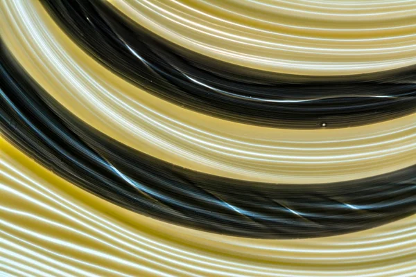 Futurystyczne abstrakcyjne tło pięknych świecących neonowych linii geometrycznych żółtego piasku. — Zdjęcie stockowe