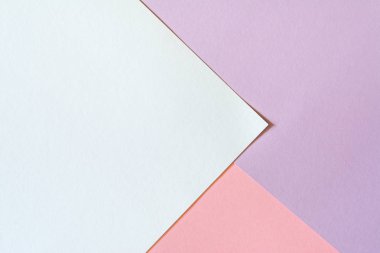 2019 yılının moda mercan rengi ile çok renkli kağıt arka plan. Yumuşak ışık trendy mercan rengi ile soyut renkli kağıt arka plan.