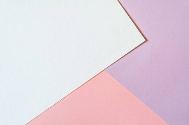 2019 yılının moda mercan rengi ile çok renkli kağıt arka plan. Yumuşak ışık trendy mercan rengi ile soyut renkli kağıt arka plan.