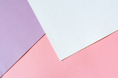 2019 yılının moda mercan rengi ile çok renkli kağıt arka plan. Yumuşak ışık trendy mercan rengi ile soyut renkli kağıt arka plan.