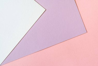 2019 yılının moda mercan rengi ile çok renkli kağıt arka plan. Yumuşak ışık trendy mercan rengi ile soyut renkli kağıt arka plan.
