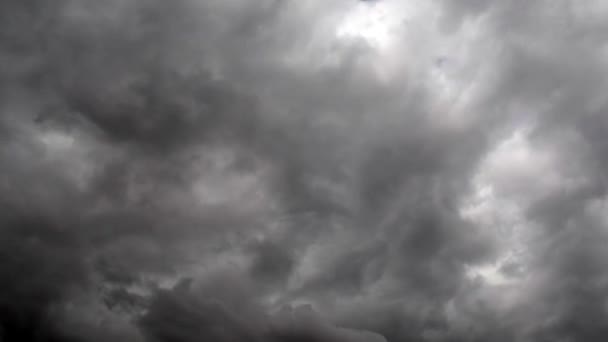 Grå Moln Himlen Före Regnet Timelapse Regnig Himmel Med Flytande — Stockvideo