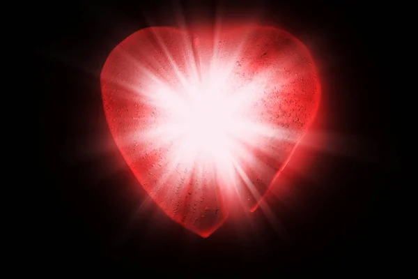 Glace gelée cassée en demi-coeur symbole d'une couleur rose tendre clos — Photo