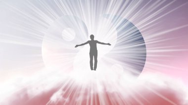 Kolları ayrık bir adamın silueti, Yin-Yang sembolünün arka planında parlak beyaz bir güneş ışığı altında gökyüzünde uçuyor. Samadhi meditasyon konsepti, açık fikirli..