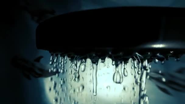 Vídeo Macro Cámara Lenta Extrema Gotas Agua Que Vierten Baño — Vídeo de stock