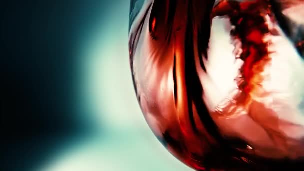 Δημιουργικό Μακροσκοπικό Βίντεο Αργής Κίνησης Κόκκινο Κρασί Πέφτει Ένα Ποτήρι — Αρχείο Βίντεο