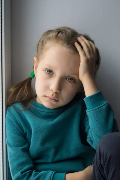 Emoción Del Bebé Una Niña Una Situación Estresante Niña Triste —  Fotos de Stock