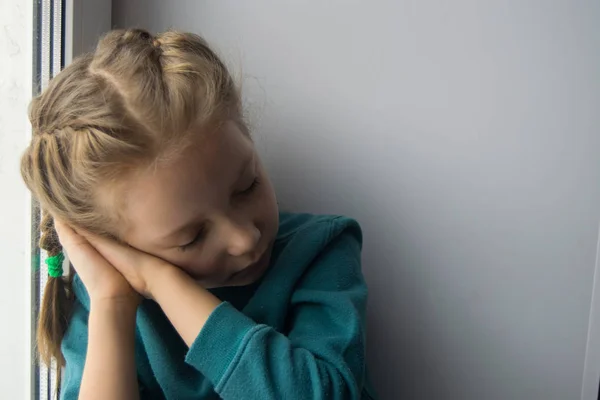 Дитячі Емоції Дівчинка Спить Спляча Дитина — стокове фото