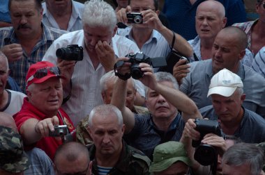 19 Haziran 2018. Kiev, Ukrayna. Çatışmalar Ukrayna parlamento dışında. Madenci, Chornobyl temizlik işçileri ve Sovyet-Afgan Savaşı gazileri gibi protestocular geliştirilmiş devlet destek talep etti..