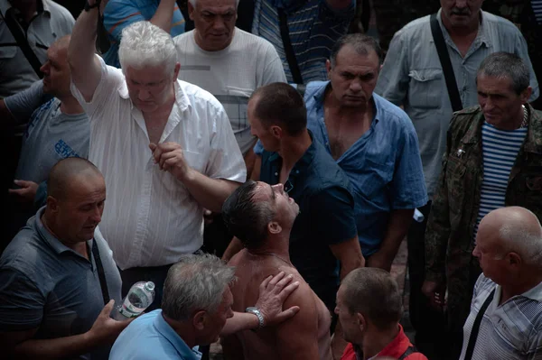 19 Haziran 2018. Kiev, Ukrayna. Çatışmalar Ukrayna parlamento dışında. Madenci, Chornobyl temizlik işçileri ve Sovyet-Afgan Savaşı gazileri gibi protestocular geliştirilmiş devlet destek talep etti..