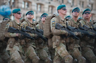 22 Ağustos 2018. Kiev, Ukrayna. Kiev merkezi askeri geçit töreni provada. Ağustos 24 Ukrayna'da bağımsızlık günü askeri geçit töreni yapılacak.