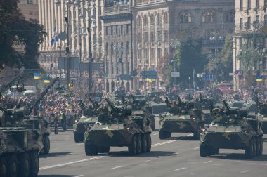 24 Ağustos 2018. Kiev, Ukrayna. Askeri geçit töreni için Ukrayna Bağımsızlık günü. 4500 asker ve 250 askeri araçlar içinde geçit töreni yer aldı.