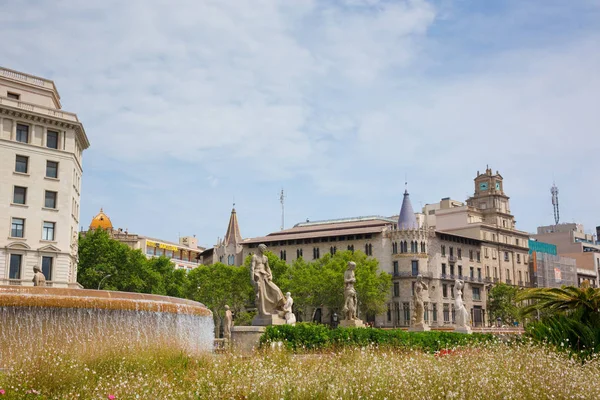 Barcelona Cataluña España Junio 2016 Seguir Leyendo Famosa Plaza Catalunya — Foto de Stock