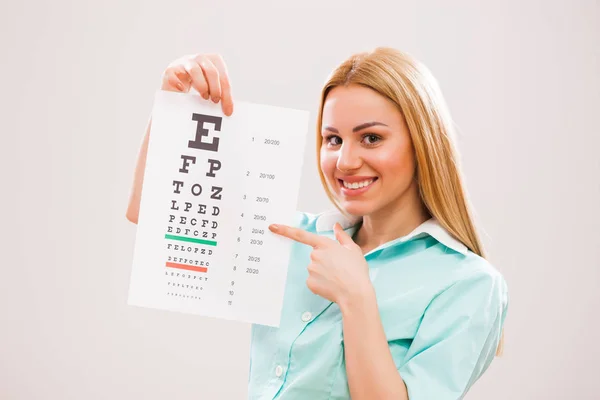 Portrait Young Doctor Who Holding Eye Examination Test — Stock Photo, Image