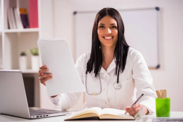Young Happy Doctor Writing Prescription Her Office — Stock Photo, Image