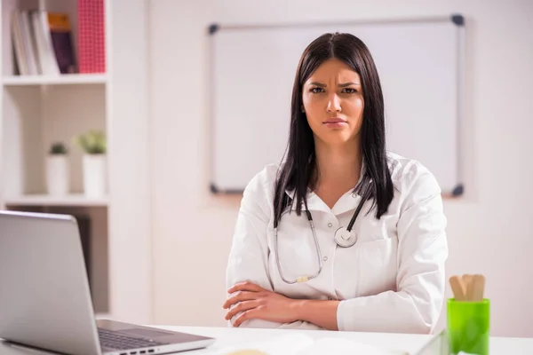 Portrait Angry Doctor Her Office — Stock Photo, Image