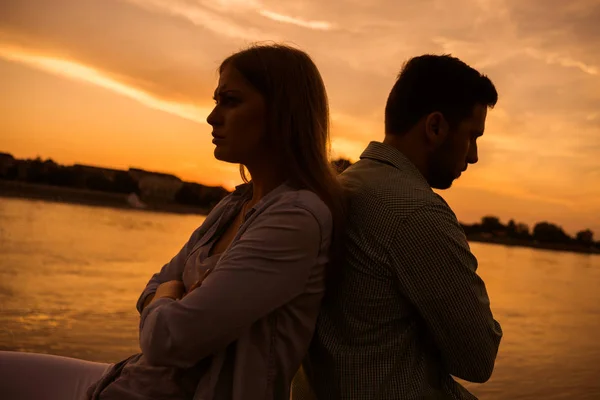 Pasangan Muda Mengalami Masalah Dalam Hubungan Mereka — Stok Foto
