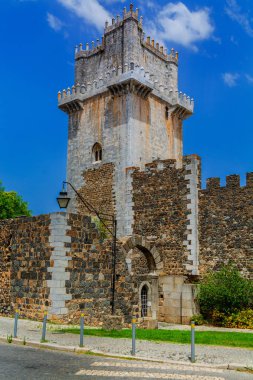 Beja kalenin birini görünümünü kuleleri. Beja, Portekiz. 