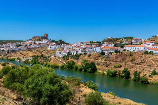 Görünüm Mertola köyü Alentejo Portugal.Mertola, Portekiz. 