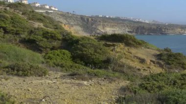 Ericeira, Portekiz. 30 Ağustos 2018 /. Ericeira köyü mağara görünümünü sörf spot