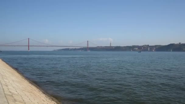 Lissabon Portugal November 2018 Tejo Bridge Lissabon Denna Bro Conects — Stockvideo