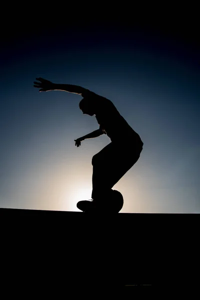 Skater in halve pijp — Stockfoto