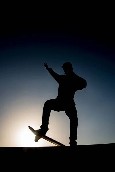 Patinador em meia tubulação — Fotografia de Stock