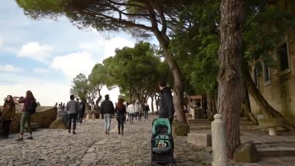 Lisboa Portugal Noviembre 2018 Caminar Castillo Sao Jorge Lisboa — Vídeo de stock